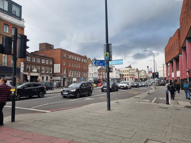 Cycle lane ends in middle of the pavement on Deptford Broadway.