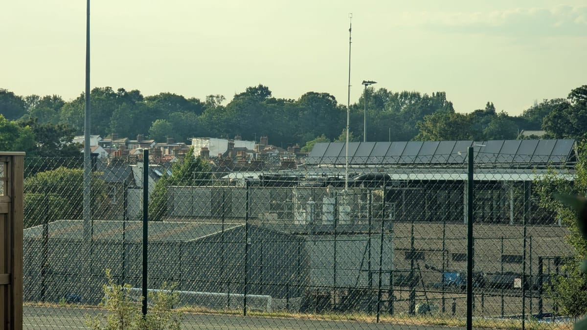 Heatwaves and traffic drive dangerous ozone pollution  across Lewisham