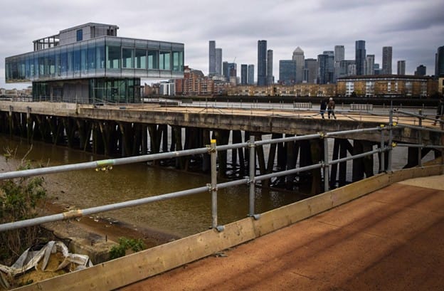 Image of glass building at end of pier which developers say will be a restaurant, campaigners sceptical.